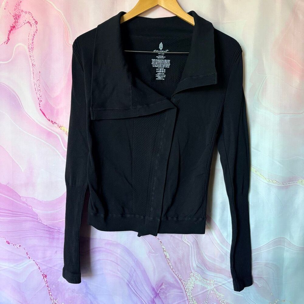 FP Movement Free People XS/S Asymmetrical Zipper Black Jacket Athletic Stretchy